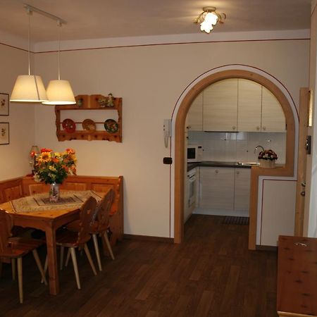 Casa Basilio Lägenhet Predazzo Rum bild