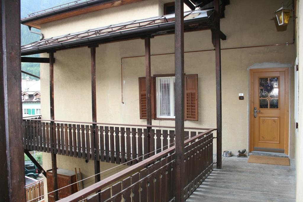 Casa Basilio Lägenhet Predazzo Rum bild