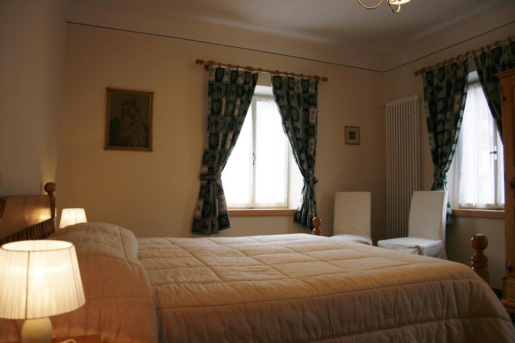 Casa Basilio Lägenhet Predazzo Rum bild