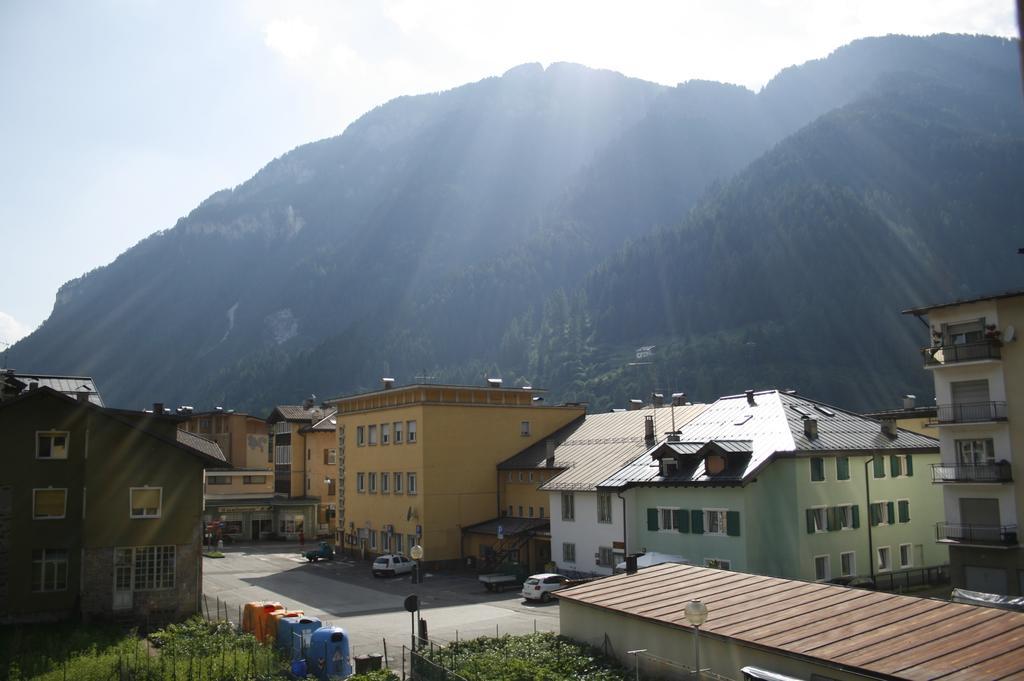 Casa Basilio Lägenhet Predazzo Rum bild